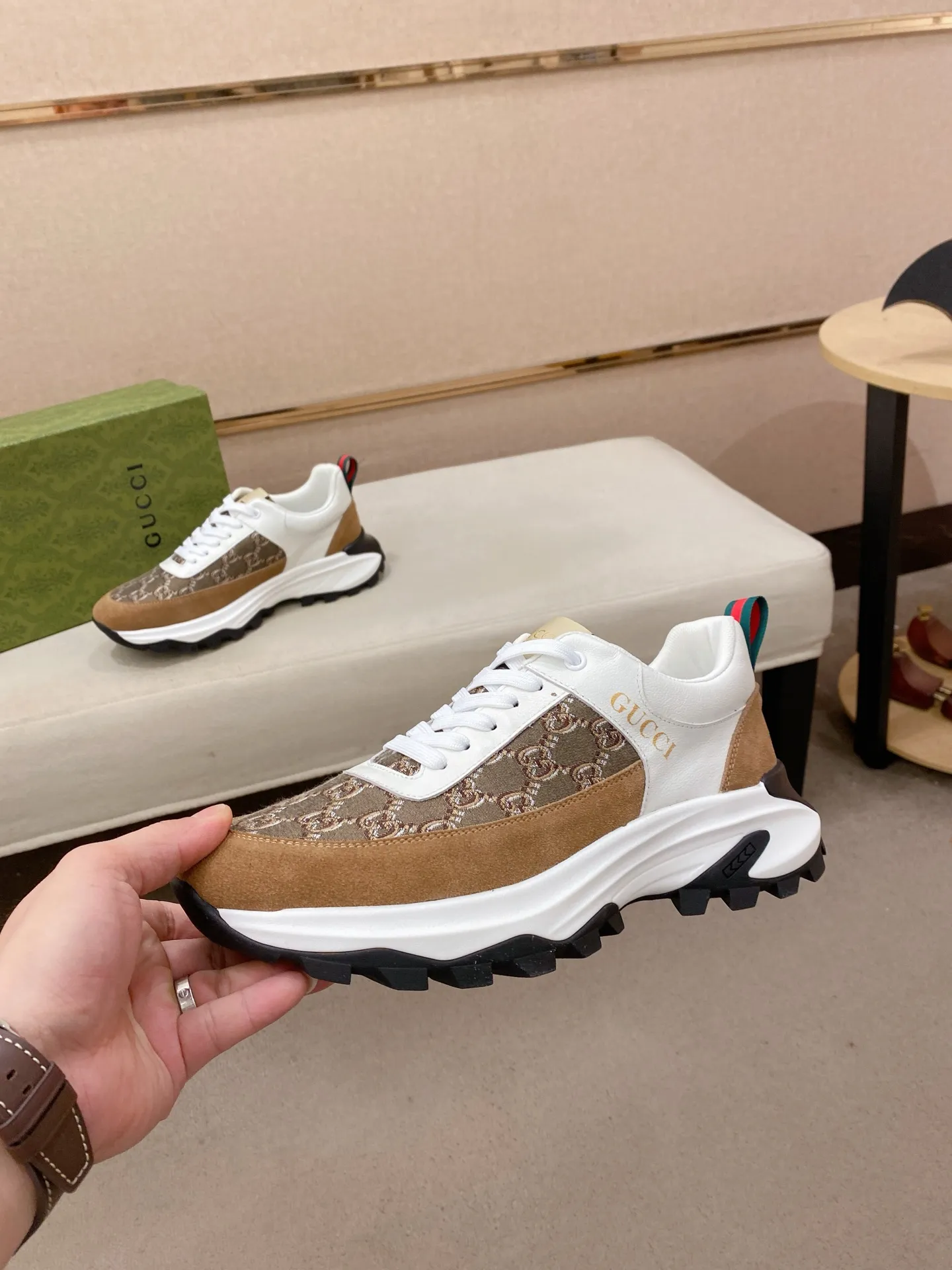 Men's clothing and shoes💰:462💰 (GUCCI) The latest model from the official website🎁🎁Casual and fashionable men's shoes👟, hot style💥The version is simple and elegant, exclusive for trendy men. The unique latest brand elements from the official website👑Original Gucci decoration, fashionable and generous, the fabric is original cowhide ✅Mesh breathable lining, the official website specifies wear-resistant casual outsole, the classic model is taken in kind at the counter🎬38-44 (can be customized for 45 non-refundable)